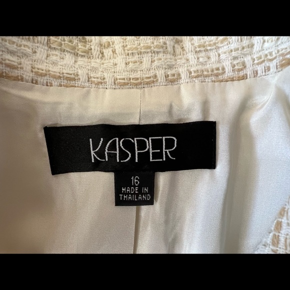 Kasper Jacket size 16 with Ellen Tracy Tan Skirt Size 16. Excellent condition - Picture 7 of 8